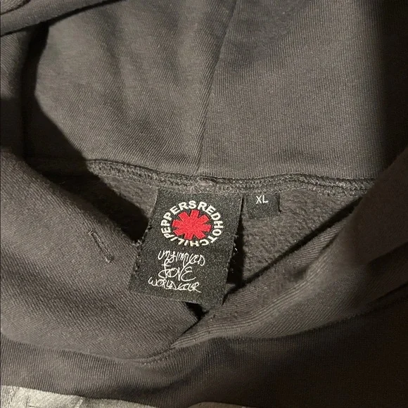 Red Hot Chili Peppers tour hoodie - Picture 5 of 10